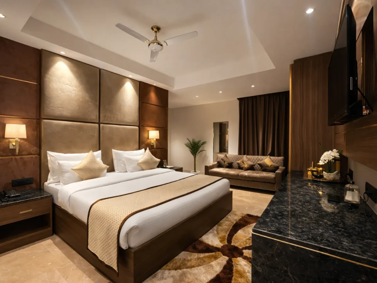 10,000 Sq. Ft. Boutique Hotel Facade | 30 Rooms — image 3